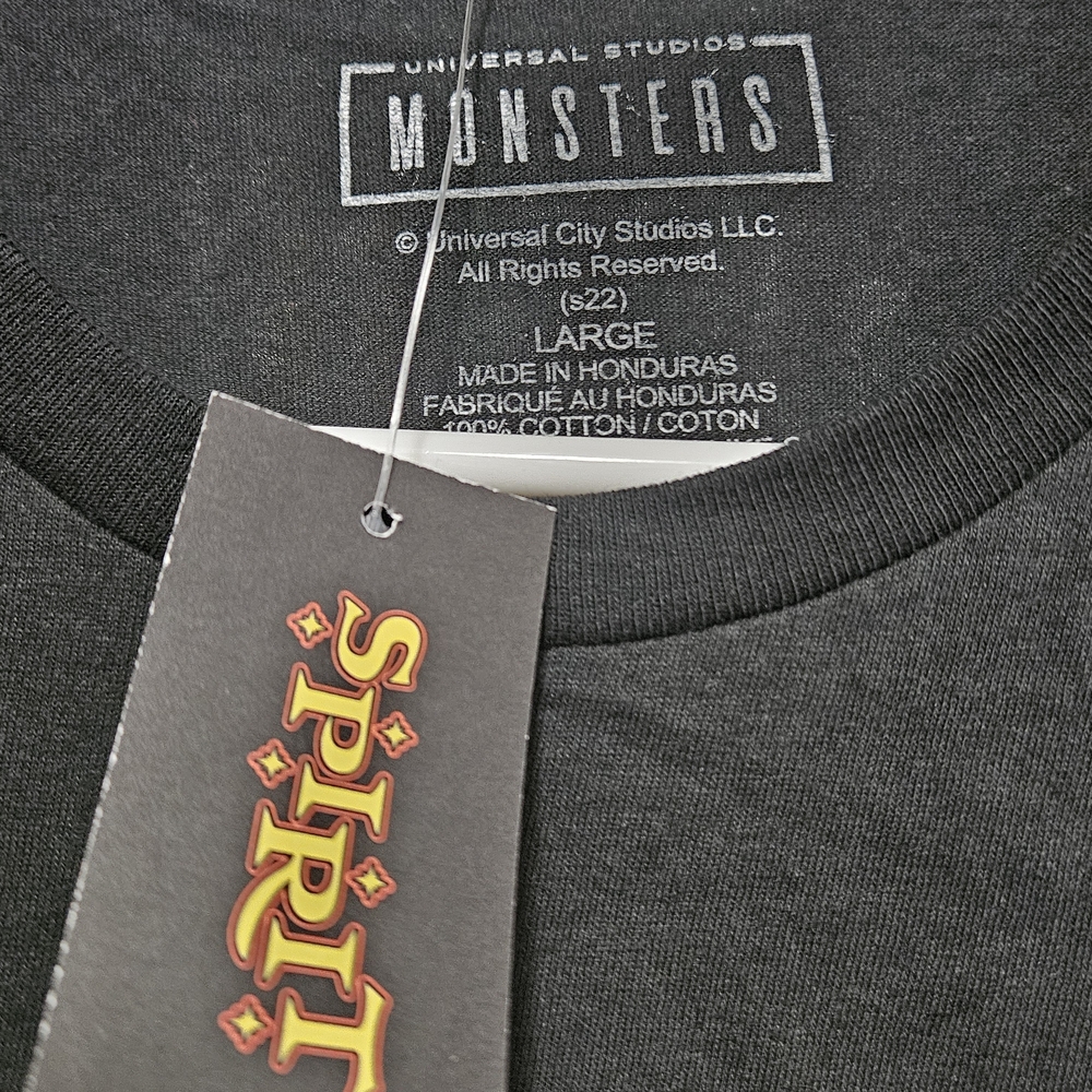 Universal Monsters Graphic T-Shirt LG - Picture 3 of 3